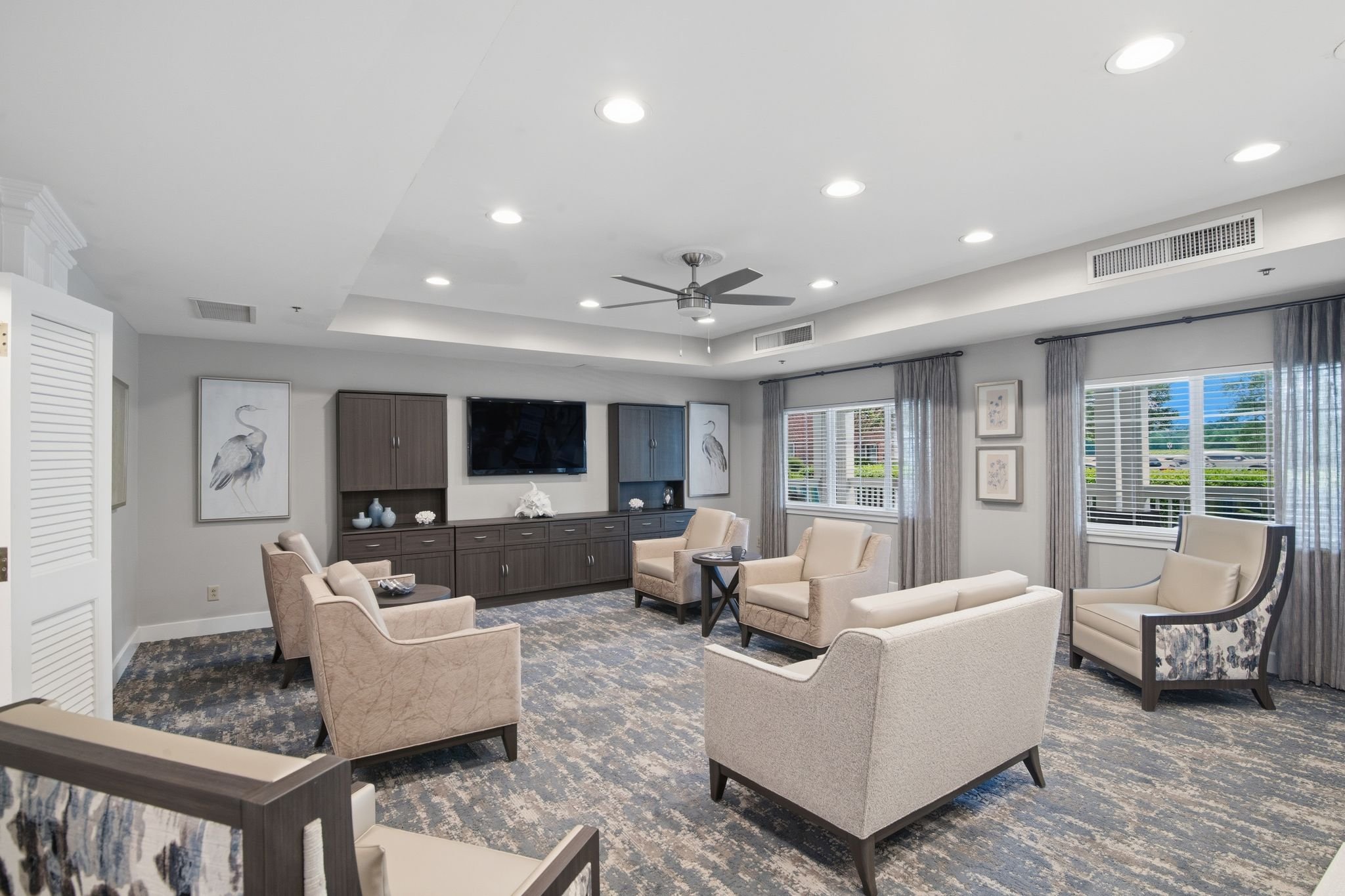 06_1628_Old_Donation_Pkwy_Virginia_Beach_VA_23454-Living_room-homejab_228659-35