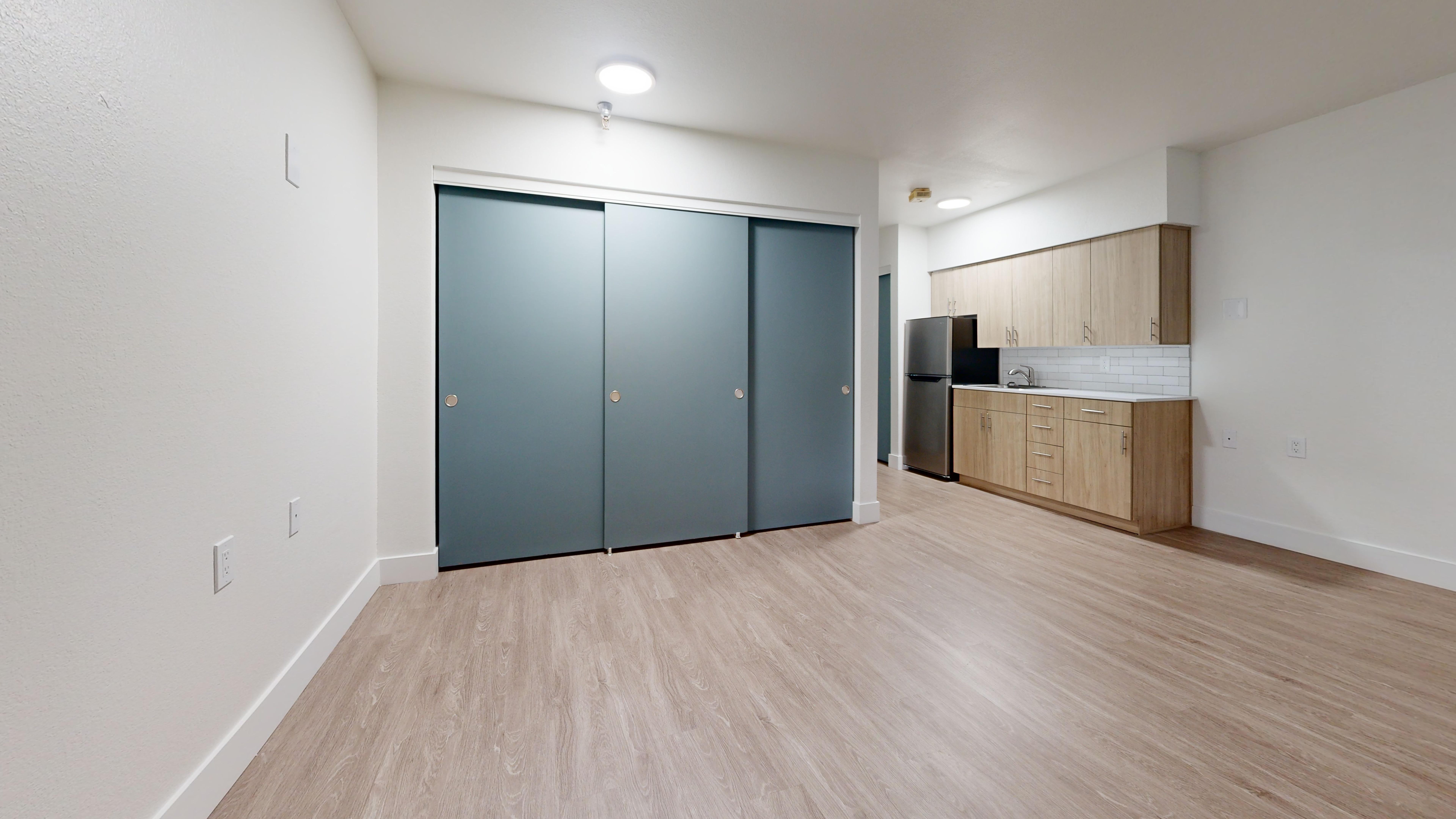 Hilltop-Estates-Studio-IL-410-sqft-Living Area 1